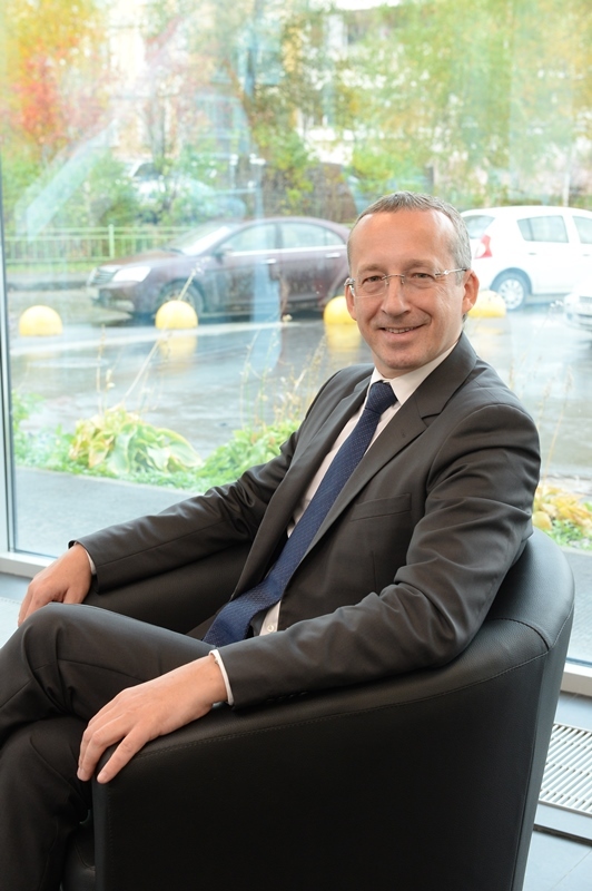 Дмитрий Олюнин: "Росбанк стремится стать lean-банком"
1 Дмитрий Олюнин: "Росбанк стремится стать lean-банком"
1