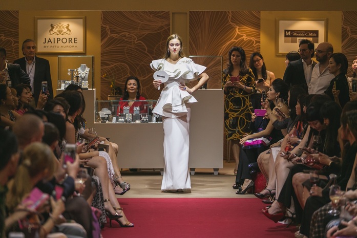 Виктор Моисейкин: «Люди готовы приобретать наши украшения, несмотря на кризис» 3 Виктор Моисейкин: «Люди готовы приобретать наши украшения, несмотря на кризис» 3