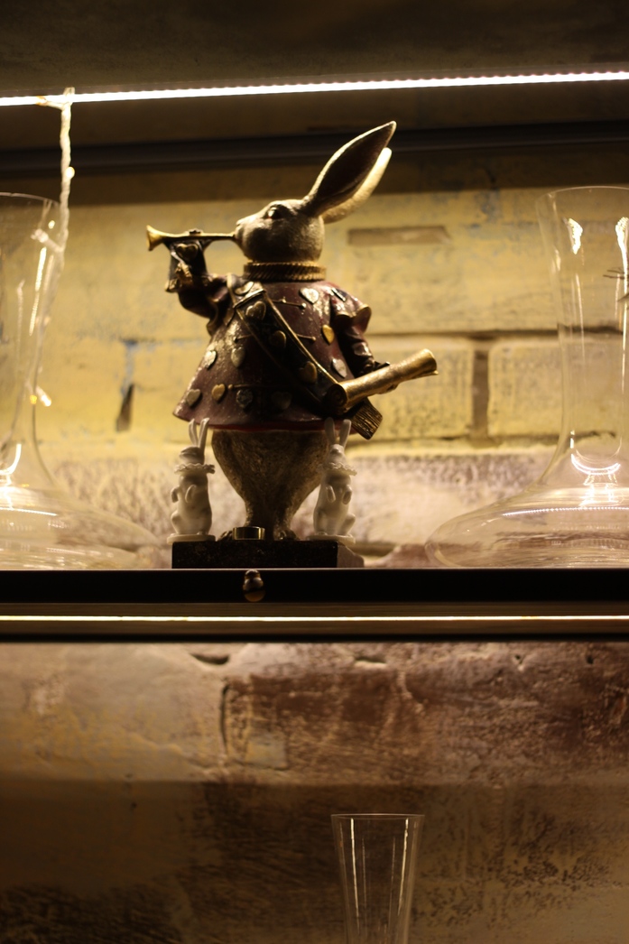 В норе «Белого кролика». Ресторанная критика Светланы Кнор 1 В норе «Белого кролика». Ресторанная критика Светланы Кнор 1