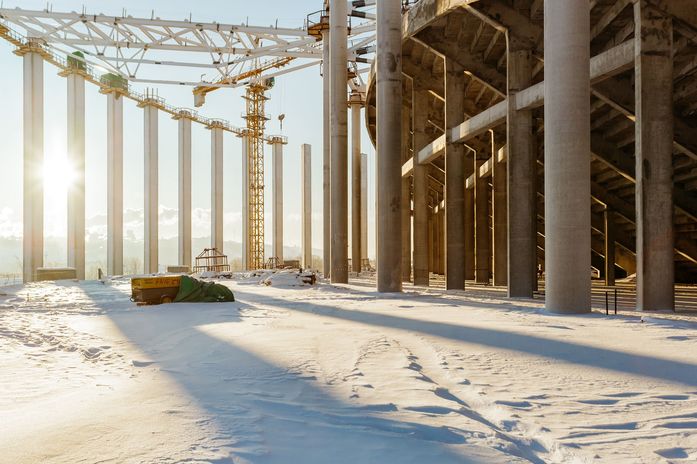 Над трибунами нижегородского стадиона строители замкнули опорное кольцо крыши 3 Над трибунами нижегородского стадиона строители замкнули опорное кольцо крыши 3