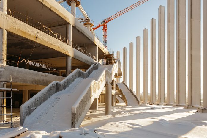 Над трибунами нижегородского стадиона строители замкнули опорное кольцо крыши 5 Над трибунами нижегородского стадиона строители замкнули опорное кольцо крыши 5