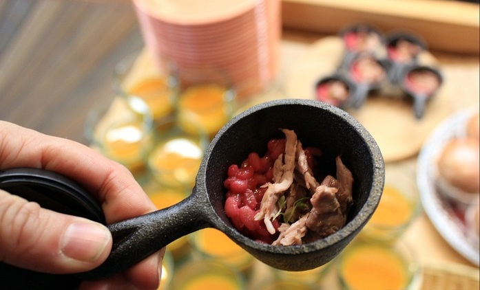 В Новосибирске заработало кафе сибирской кухни «Мамин Сибиряк» 1 В Новосибирске заработало кафе сибирской кухни «Мамин Сибиряк» 1