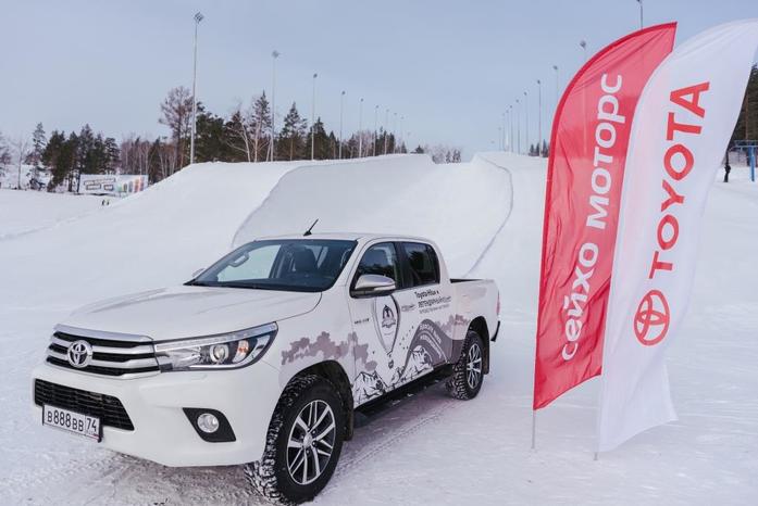 Toyota Hilux и Федор Конюхов устанавливают новый мировой рекорд 2 Toyota Hilux и Федор Конюхов устанавливают новый мировой рекорд 2