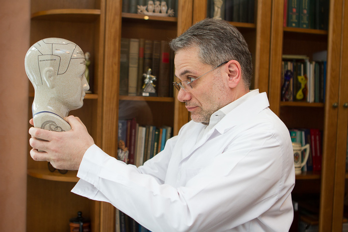 Ненужные больницы не закрывают, опасаясь социального взрыва — Андрей Белкин 1 Ненужные больницы не закрывают, опасаясь социального взрыва — Андрей Белкин 1