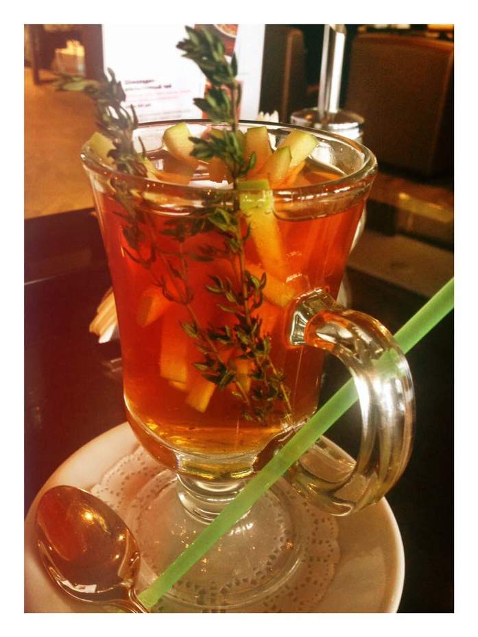 «Цезарь» в «Шоколад-ке». Ресторанная критика Светланы Кнор о старейшей кофейне города 1 «Цезарь» в «Шоколад-ке». Ресторанная критика Светланы Кнор о старейшей кофейне города 1