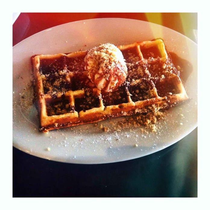 «Цезарь» в «Шоколад-ке». Ресторанная критика Светланы Кнор о старейшей кофейне города 3 «Цезарь» в «Шоколад-ке». Ресторанная критика Светланы Кнор о старейшей кофейне города 3