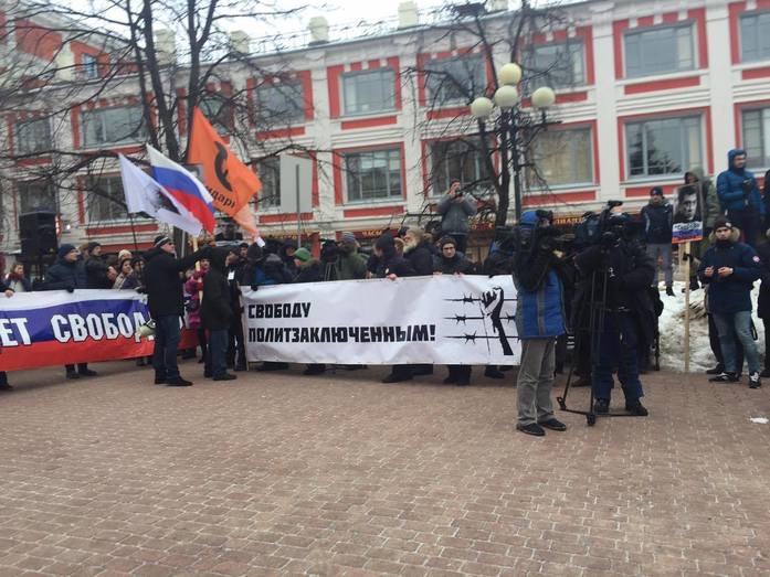 В Нижнем Новгороде прошли марш и митинг памяти Бориса Немцова 1 В Нижнем Новгороде прошли марш и митинг памяти Бориса Немцова 1