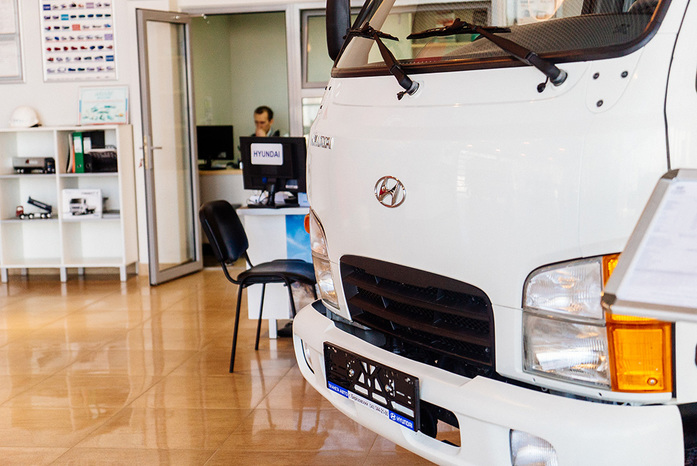 Здесь продают и «лечат» грузовики / Изнанка автосалона «Планета Авто» 3 Здесь продают и «лечат» грузовики / Изнанка автосалона «Планета Авто» 3