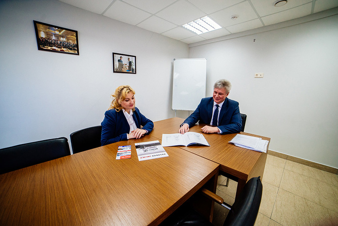 Здесь продают и «лечат» грузовики / Изнанка автосалона «Планета Авто» 6 Здесь продают и «лечат» грузовики / Изнанка автосалона «Планета Авто» 6