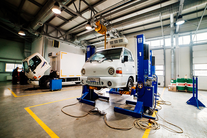 Здесь продают и «лечат» грузовики / Изнанка автосалона «Планета Авто» 9 Здесь продают и «лечат» грузовики / Изнанка автосалона «Планета Авто» 9