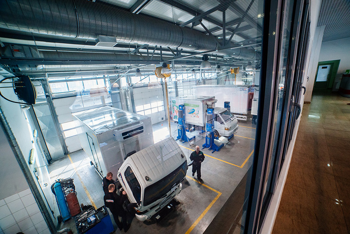 Здесь продают и «лечат» грузовики / Изнанка автосалона «Планета Авто» 19 Здесь продают и «лечат» грузовики / Изнанка автосалона «Планета Авто» 19