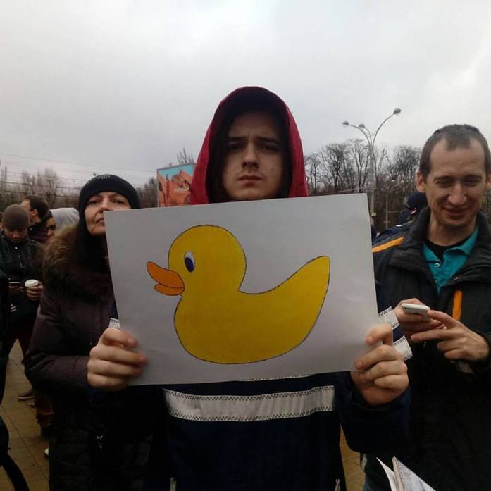 Ростовчане вышли на массовый антикоррупционный митинг несмотря на запреты 2 Ростовчане вышли на массовый антикоррупционный митинг несмотря на запреты 2