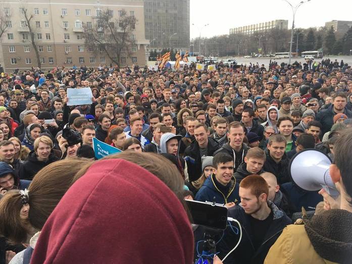 Ростовчане вышли на массовый антикоррупционный митинг несмотря на запреты 5 Ростовчане вышли на массовый антикоррупционный митинг несмотря на запреты 5
