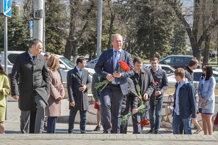 В Ростове-на-Дону почтили память погибших в петербургском метро 1 В Ростове-на-Дону почтили память погибших в петербургском метро 1