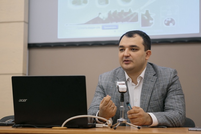 Дамир Халилов: «Не отдавайте корпоративные соцсети секретарше»
1 Дамир Халилов: «Не отдавайте корпоративные соцсети секретарше»
1