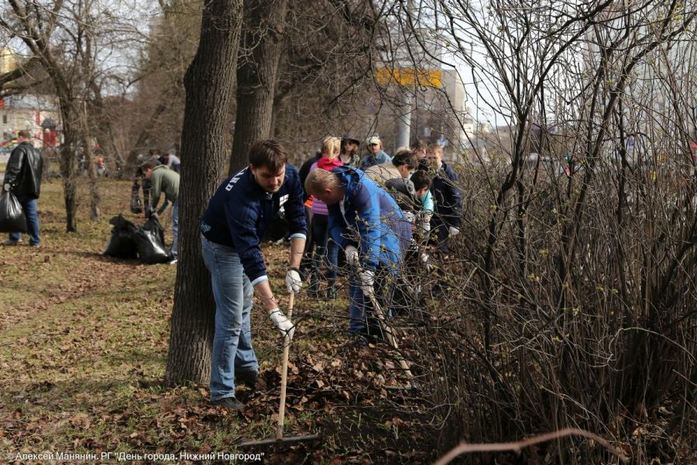 В Нижнем Новгороде сотрудники мэрии вышли на субботник 1 В Нижнем Новгороде сотрудники мэрии вышли на субботник 1