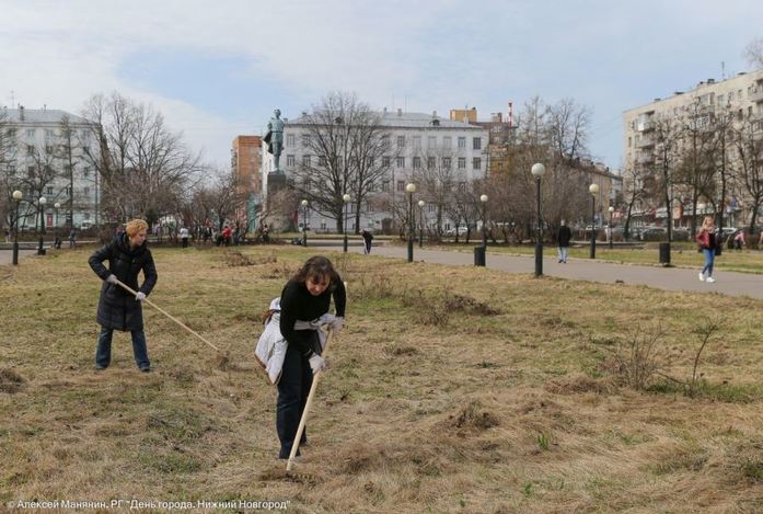 В Нижнем Новгороде сотрудники мэрии вышли на субботник 4 В Нижнем Новгороде сотрудники мэрии вышли на субботник 4