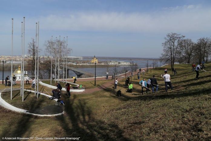 В Нижнем Новгороде сотрудники мэрии вышли на субботник 6 В Нижнем Новгороде сотрудники мэрии вышли на субботник 6
