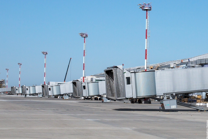 В аэропорту "Платов" завершена установка телетрапов ФОТО 15 В аэропорту "Платов" завершена установка телетрапов ФОТО 15