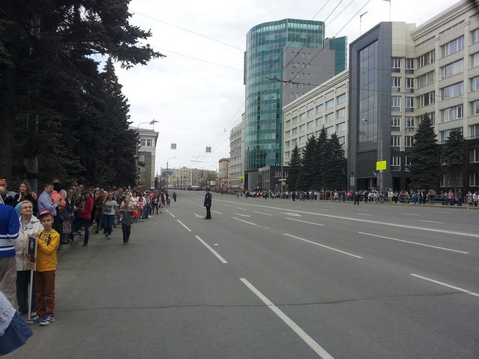 По Челябинску прошел 50-тысячный «Бессмертный полк» 1 По Челябинску прошел 50-тысячный «Бессмертный полк» 1