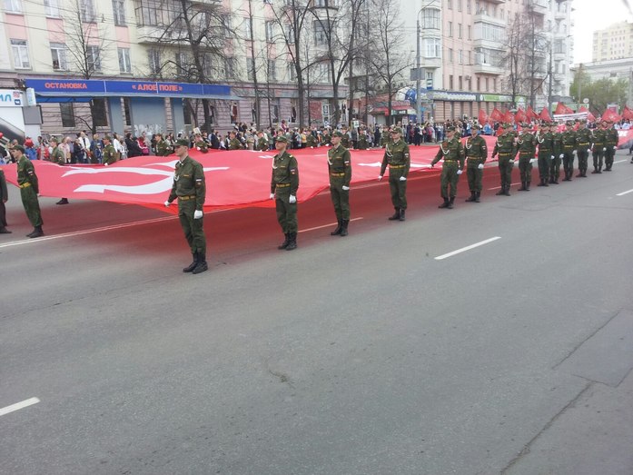 По Челябинску прошел 50-тысячный «Бессмертный полк» 4 По Челябинску прошел 50-тысячный «Бессмертный полк» 4