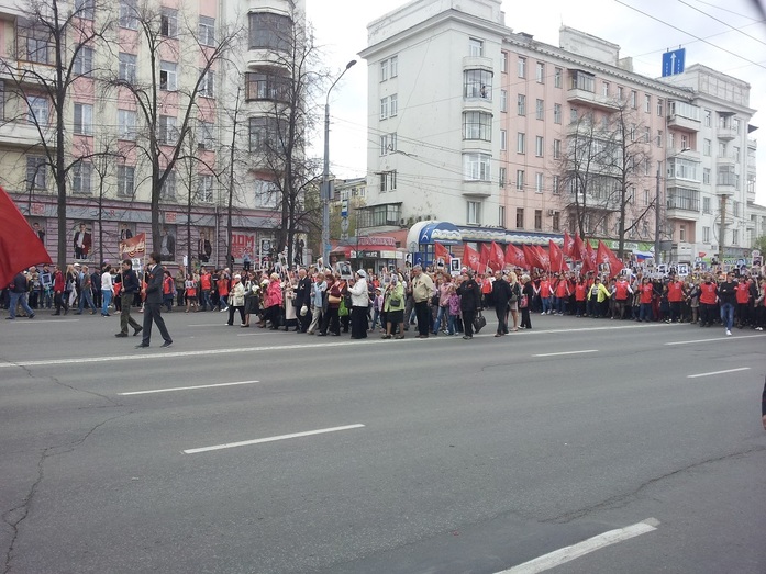 По Челябинску прошел 50-тысячный «Бессмертный полк» 5 По Челябинску прошел 50-тысячный «Бессмертный полк» 5