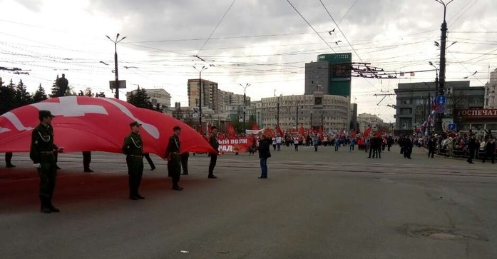 По Челябинску прошел 50-тысячный «Бессмертный полк» 10 По Челябинску прошел 50-тысячный «Бессмертный полк» 10