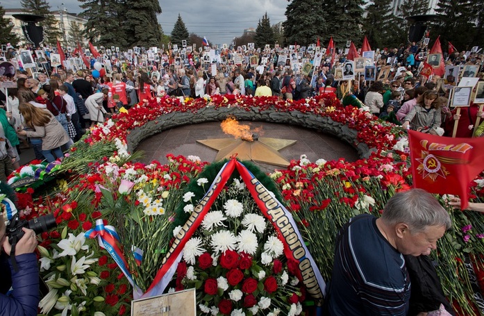 По Челябинску прошел 50-тысячный «Бессмертный полк» 11 По Челябинску прошел 50-тысячный «Бессмертный полк» 11