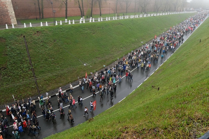 Более 100 тыс. нижегородцев прошли с "Бессмертным полком" 1 Более 100 тыс. нижегородцев прошли с "Бессмертным полком" 1