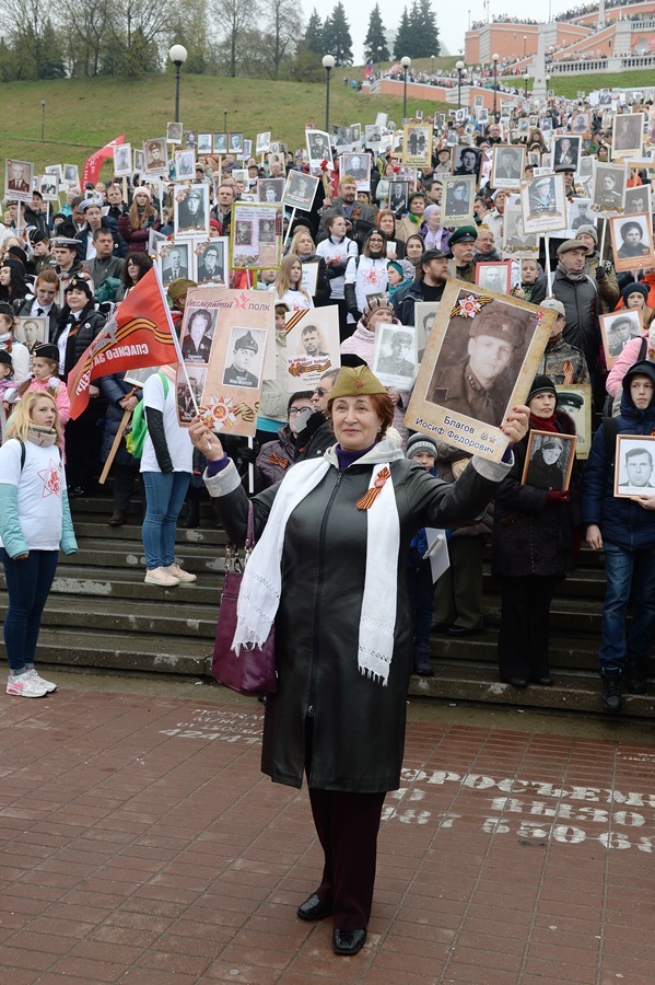 Более 100 тыс. нижегородцев прошли с "Бессмертным полком" 8 Более 100 тыс. нижегородцев прошли с "Бессмертным полком" 8