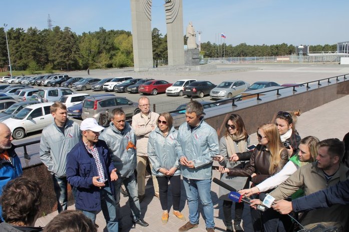 Прокуратура проверит законность возведения забора возле памятника Курчатову 2 Прокуратура проверит законность возведения забора возле памятника Курчатову 2