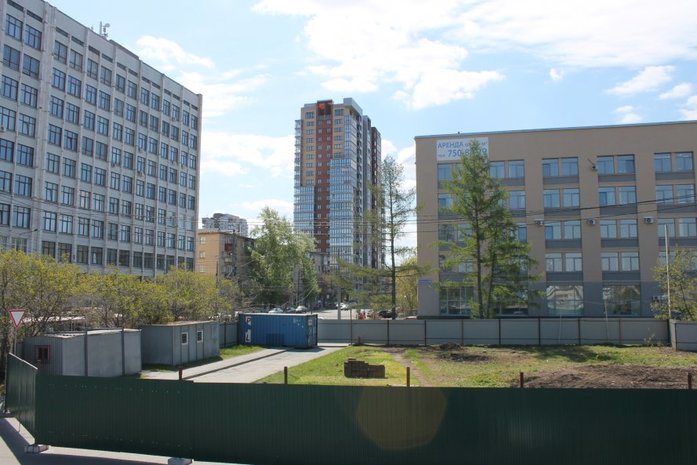 Прокуратура проверит законность возведения забора возле памятника Курчатову 4 Прокуратура проверит законность возведения забора возле памятника Курчатову 4