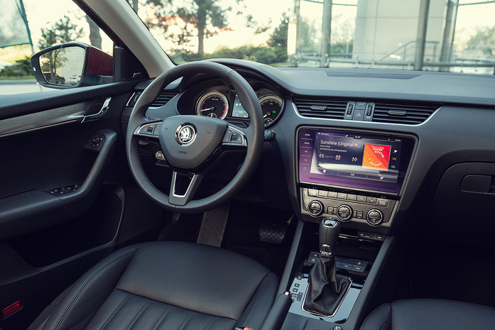 Обновленная Skoda Octavia: тест-драйв с Дмитрием Елизаровым 3 Обновленная Skoda Octavia: тест-драйв с Дмитрием Елизаровым 3