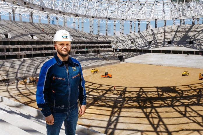 Футбольное поле начали устраивать на нижегородском стадионе 1 Футбольное поле начали устраивать на нижегородском стадионе 1