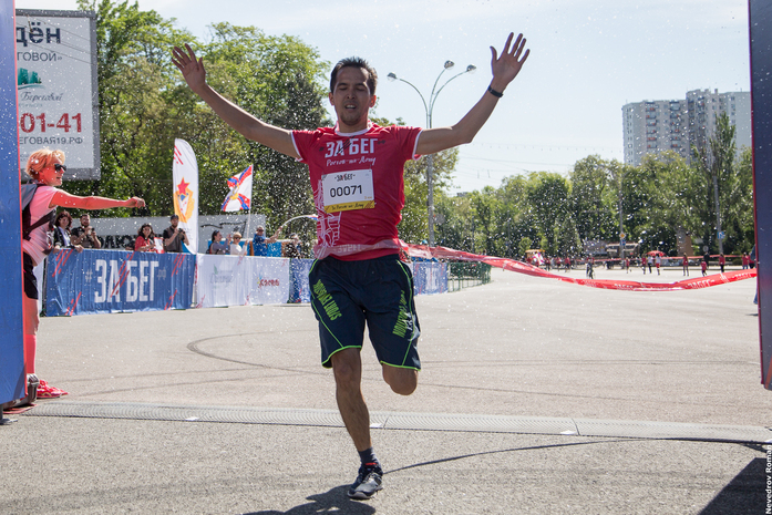 Ростовчане приняли участие в полумарафоне "ЗаБег" ФОТО 5 Ростовчане приняли участие в полумарафоне "ЗаБег" ФОТО 5