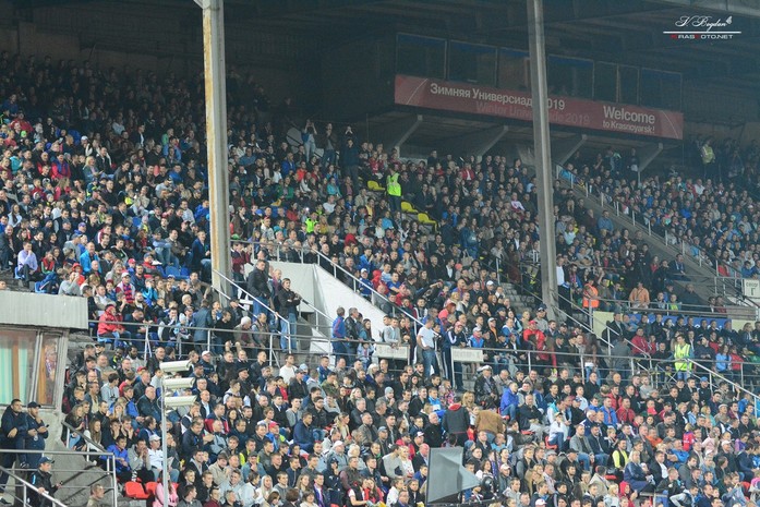 На игре с ЦСКА на Центральном стадионе был аншлаг На игре с ЦСКА на Центральном стадионе был аншлаг