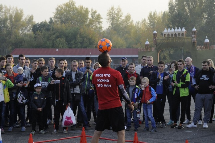 Перед матчем зрители не должны скучать Перед матчем зрители не должны скучать