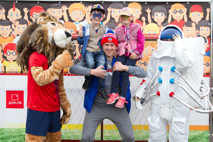 Денис Петровский: «Из всего, что можно, ФК «Енисей» извлекает дополнительные деньги» 1 Денис Петровский: «Из всего, что можно, ФК «Енисей» извлекает дополнительные деньги» 1