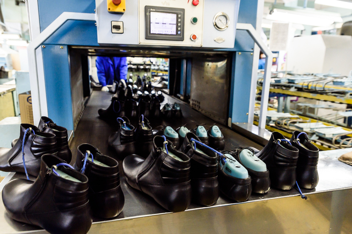 Как рождаются сапожки и полуботинки? Фоторепортаж из цехов «Юничел» 5 Как рождаются сапожки и полуботинки? Фоторепортаж из цехов «Юничел» 5