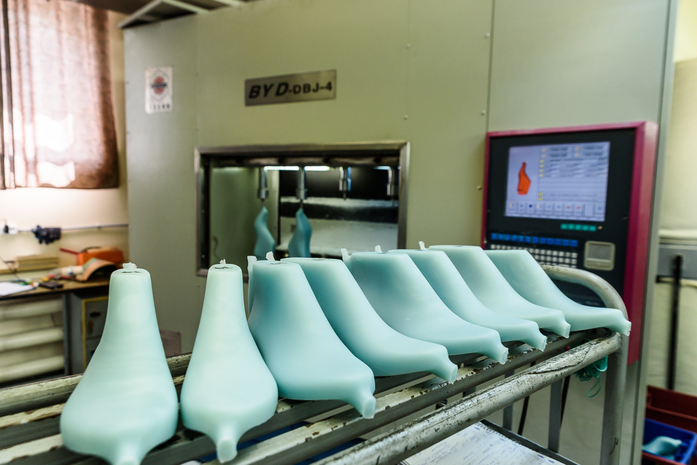 Как рождаются сапожки и полуботинки? Фоторепортаж из цехов «Юничел» 6 Как рождаются сапожки и полуботинки? Фоторепортаж из цехов «Юничел» 6