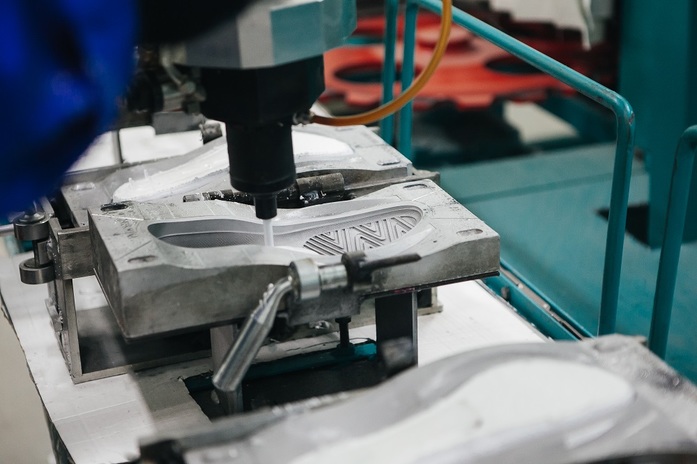 Как рождаются сапожки и полуботинки? Фоторепортаж из цехов «Юничел» 7 Как рождаются сапожки и полуботинки? Фоторепортаж из цехов «Юничел» 7