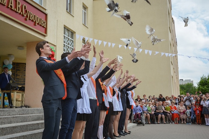 Виталий Кушнарёв подарил ростовскому лицею № 27 им. А.В. Суворова «самое дорогое» 1 Виталий Кушнарёв подарил ростовскому лицею № 27 им. А.В. Суворова «самое дорогое» 1