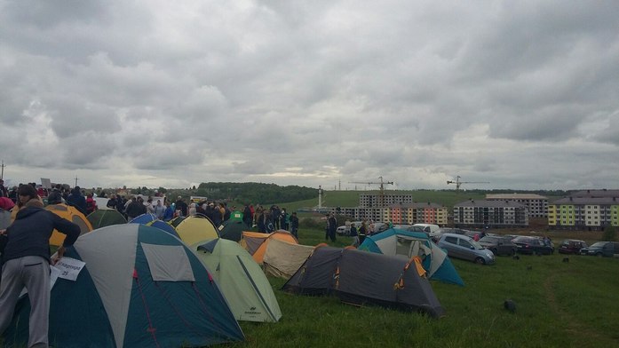 Нижегородские дольщики ГК «Квартстрой» разбили лагерь у стройплощадки 2 Нижегородские дольщики ГК «Квартстрой» разбили лагерь у стройплощадки 2