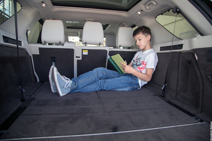 Алексан Мкртчян открыл для себя новый Land Rover Discovery 2 Алексан Мкртчян открыл для себя новый Land Rover Discovery 2