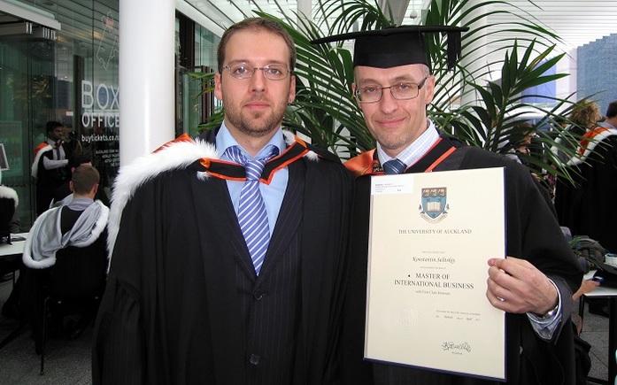 Он вслед за сыном уехал за границу и начал жизнь с чистого листа 2 Он вслед за сыном уехал за границу и начал жизнь с чистого листа 2