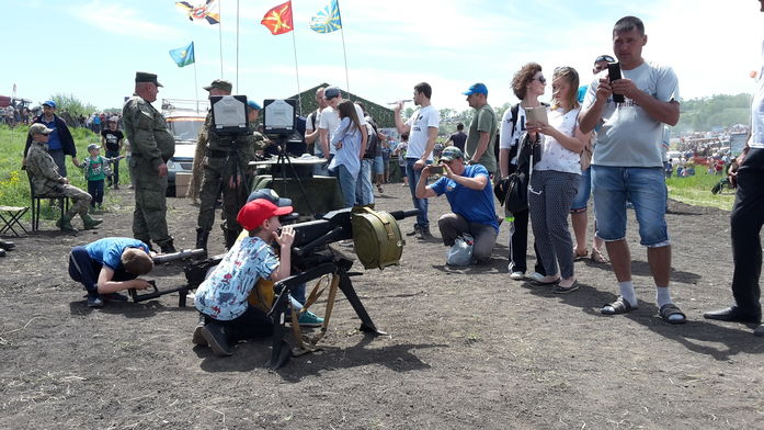 Механизатор из Веселовского района выиграл шестой трактор на "Бизон-Трек-Шоу" 4 Механизатор из Веселовского района выиграл шестой трактор на "Бизон-Трек-Шоу" 4