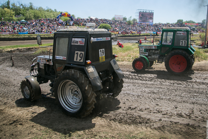 Под Ростовом прошли юбилейные XV гонки на тракторах "Бизон-Трек-Шоу" 4 Под Ростовом прошли юбилейные XV гонки на тракторах "Бизон-Трек-Шоу" 4