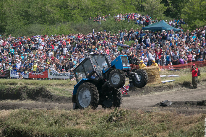 Под Ростовом прошли юбилейные XV гонки на тракторах "Бизон-Трек-Шоу" 7 Под Ростовом прошли юбилейные XV гонки на тракторах "Бизон-Трек-Шоу" 7
