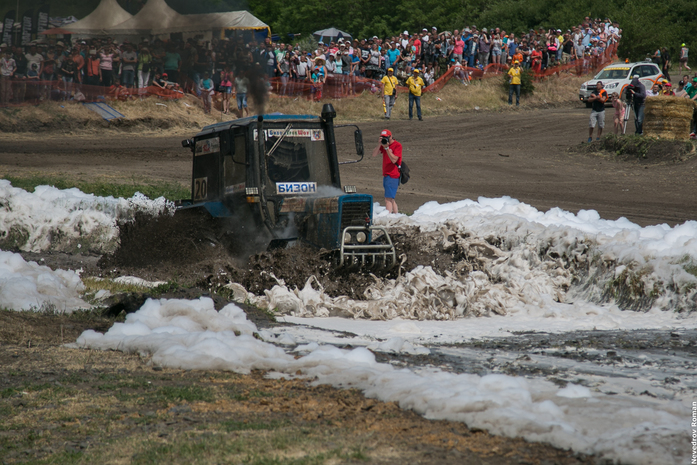 Под Ростовом прошли юбилейные XV гонки на тракторах "Бизон-Трек-Шоу" 14 Под Ростовом прошли юбилейные XV гонки на тракторах "Бизон-Трек-Шоу" 14