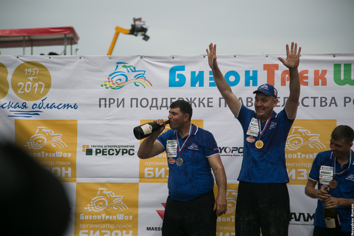 Под Ростовом прошли юбилейные XV гонки на тракторах "Бизон-Трек-Шоу" 16 Под Ростовом прошли юбилейные XV гонки на тракторах "Бизон-Трек-Шоу" 16